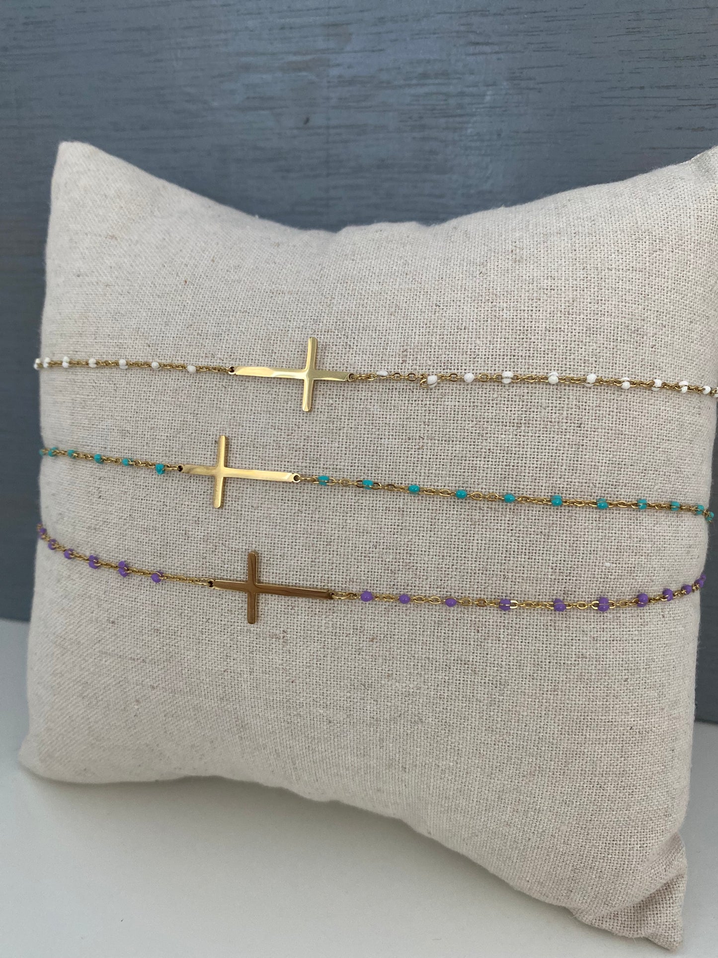 Collar Cruz Tumbada (Varios Colores)
