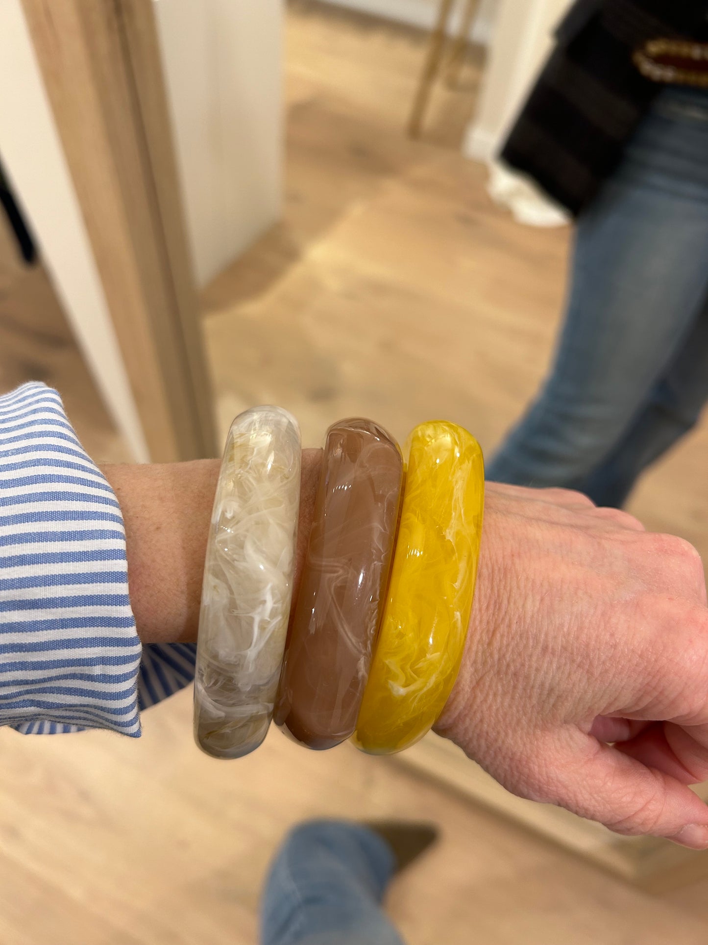 Pulsera cuadrada de Resina - mostaza