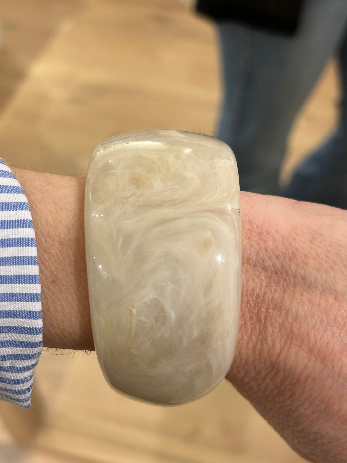 Brazalete de Resina color Crudo