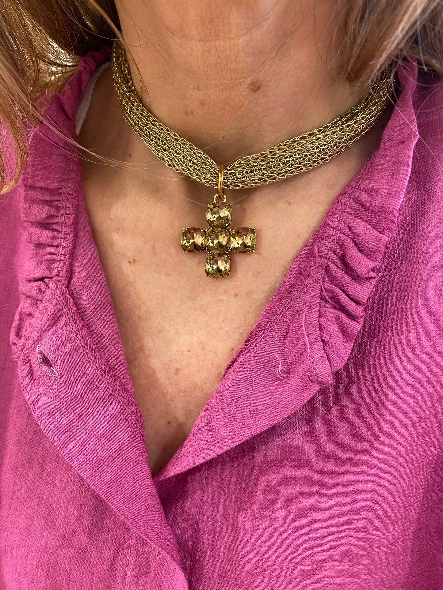 Collar Cruz con Malla