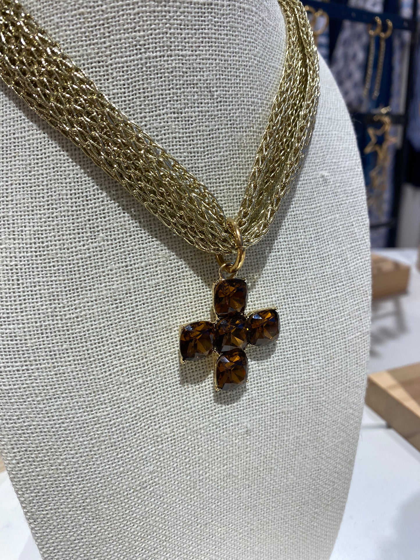 Collar Cruz con Malla