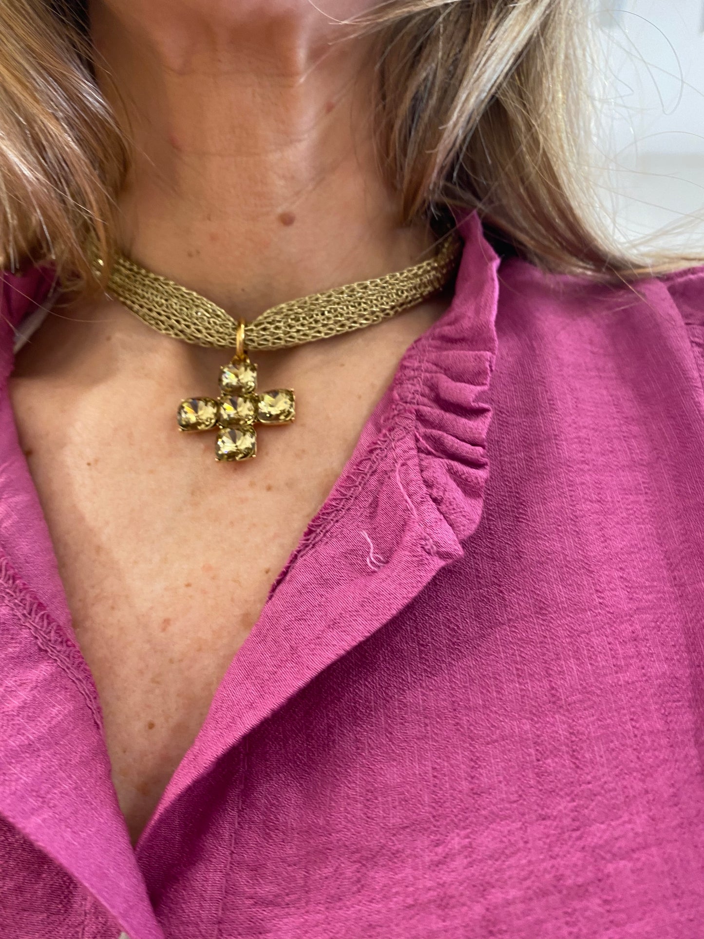 Collar Cruz con Malla