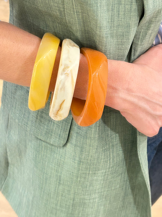 Pulsera cuadrada de Resina - mostaza